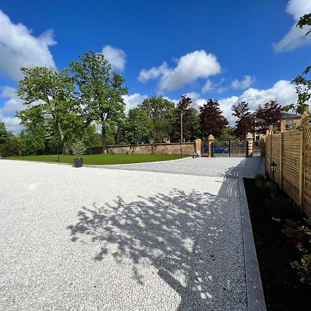 Beautiful 4-Bed Villa In Glasgow Exteriör bild