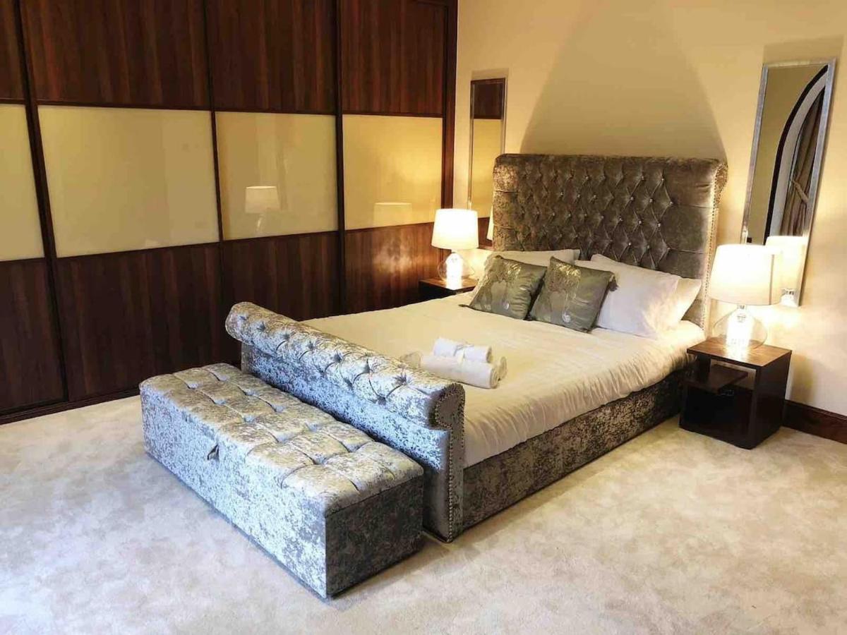 Beautiful 4-Bed Villa In Glasgow Exteriör bild