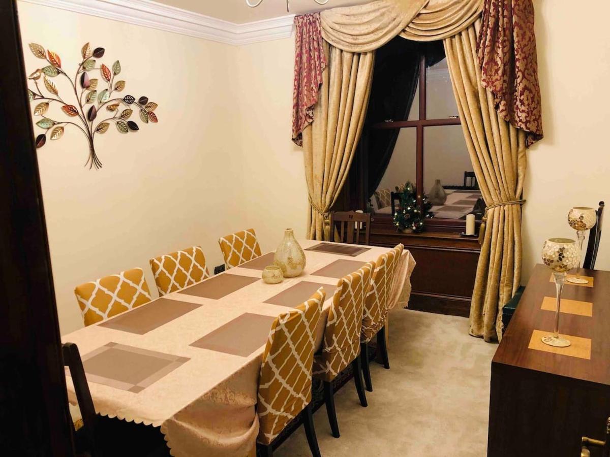 Beautiful 4-Bed Villa In Glasgow Exteriör bild