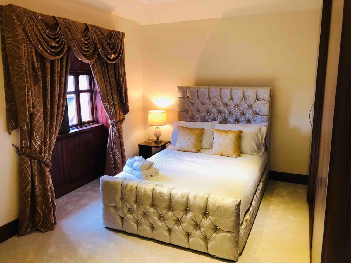 Beautiful 4-Bed Villa In Glasgow Exteriör bild
