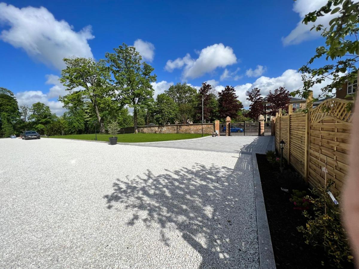Beautiful 4-Bed Villa In Glasgow Exteriör bild